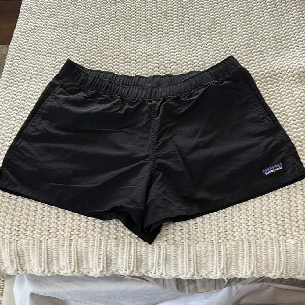 Patagonia shirts. Black. Size medium.